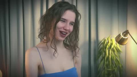 Evy  online show from April 14, 3:15 pm