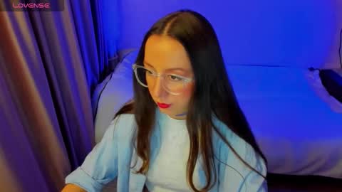 Stephanie online show from March 18, 7:53 pm