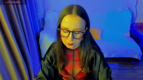Stephanie online show from June 30, 8:40 pm