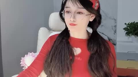 Daisy online show from February 14, 8:15 pm