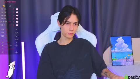 Mark online show from December 13, 11:00 pm