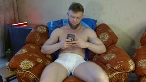 Snapshot of hardandripped chatting on February 18, 7:10 am Valentino Hard online show from February 18, 7:10 am