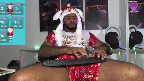 Snapshot of hardboy_latin chatting on December 22, 12:07 am hardboy_latin online show from December 22, 12:07 am