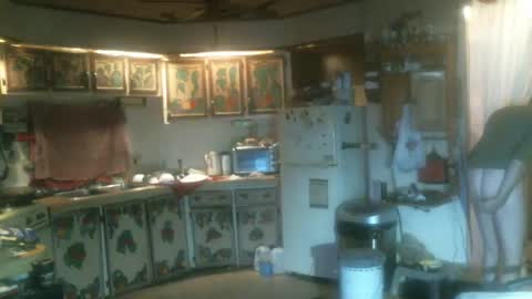 Snapshot of hardinhand44 chatting on December 7, 11:29 pm john nobles online show from December 7, 11:29 pm