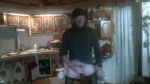 Snapshot of hardinhand44 chatting on February 17, 11:33 pm john nobles online show from February 17, 11:33 pm