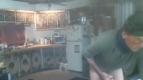 Snapshot of hardinhand44 chatting on December 7, 6:10 pm john nobles online show from December 7, 6:10 pm