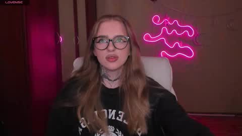 Snapshot of harley_kimm chatting on February 23, 5:01 am Julia online show from February 23, 5:01 am