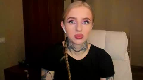 Julia online show from November 3, 5:19 am