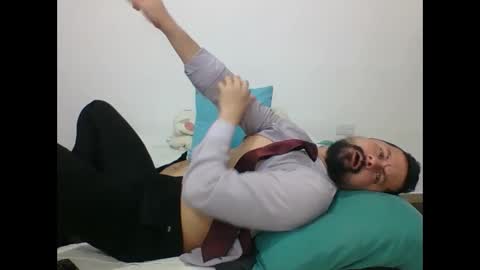 Snapshot of harry_goldenmillerx10fun chatting on January 16, 2:19 pm  Harry    online show from January 16, 2:19 pm