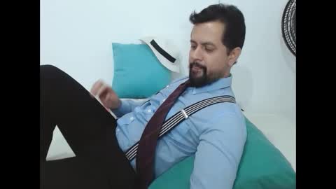 Snapshot of harry_goldenmillerx10fun chatting on December 10, 8:16 pm  Harry    online show from December 10, 8:16 pm