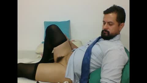 Snapshot of harry_goldenmillerx10fun chatting on February 5, 8:57 pm  Harry    online show from February 5, 8:57 pm