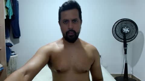 Snapshot of harry_goldenmillerx10fun chatting on December 7, 5:32 am  Harry    online show from December 7, 5:32 am