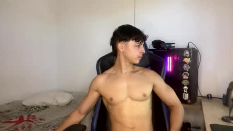 Snapshot of harry_p01 chatting on January 20, 1:42 pm harry_p01 online show from January 20, 1:42 pm
