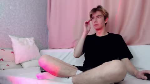 harvey_foster online show from December 3, 7:53 am