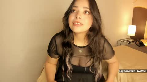 has_gonzalezz online show from May 14, 4:54 am