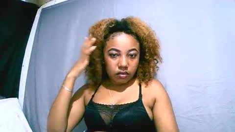 hasimina09 online show from November 4, 5:03 pm