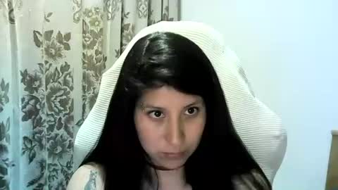Snapshot of hasley_bbylee chatting on January 5, 4:47 am lady online show from January 5, 4:47 am