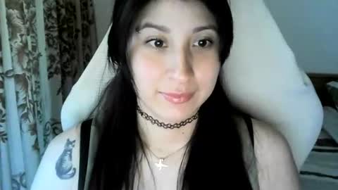 Snapshot of hasley_bbylee chatting on March 1, 9:15 pm lady online show from March 1, 9:15 pm