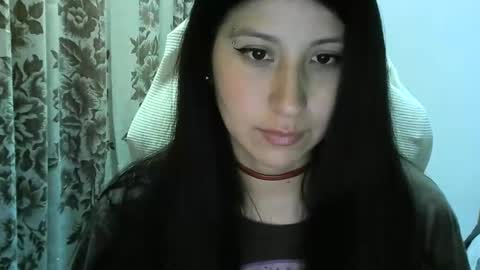 Snapshot of hasley_bbylee chatting on January 6, 3:20 am lady online show from January 6, 3:20 am