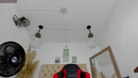 HATHOR OLD online show from December 3, 3:18 am