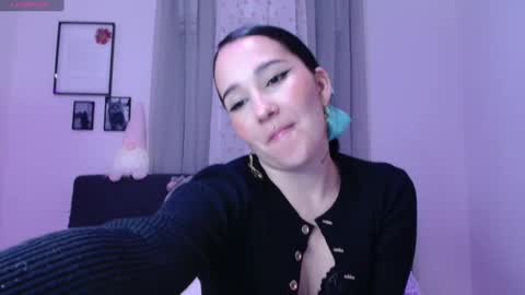 Snapshot of hatzukoi_miaow chatting on January 10, 1:52 pm petunia online show from January 10, 1:52 pm