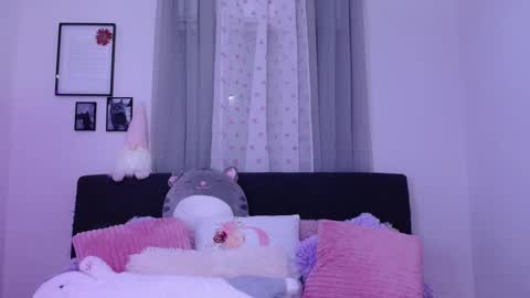 Snapshot of hatzukoi_miaow chatting on January 10, 7:46 am petunia online show from January 10, 7:46 am