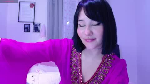 Snapshot of hatzukoi_miaow chatting on January 11, 6:12 pm petunia online show from January 11, 6:12 pm
