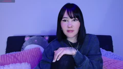 Snapshot of hatzukoi_miaow chatting on January 27, 5:03 am petunia online show from January 27, 5:03 am