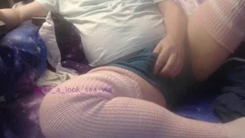 Snapshot of have_a_look_sea_wa chatting on February 16, 8:10 am have_a_look_sea_wa online show from February 16, 8:10 am