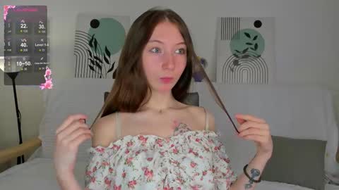 Lola online show from November 8, 8:28 am