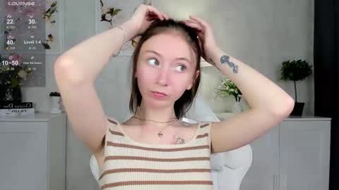 Lola online show from October 15, 9:10 am