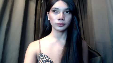 LALA A online show from November 9, 8:51 am