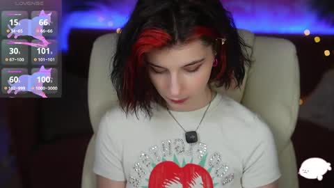 haylaamber online show from May 9, 1:17 pm