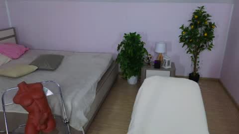 Hayle online show from February 3, 2:36 am