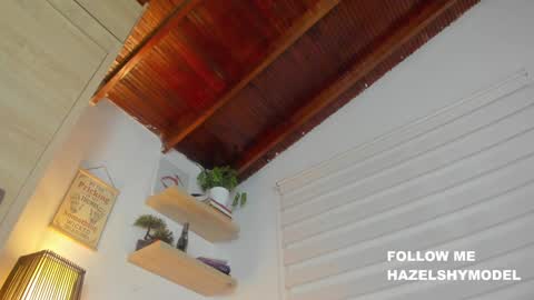 Im Hazel online show from December 14, 1:38 am