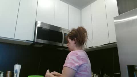 Hazel online show from March 30, 9:48 pm