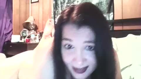 hazelbasil32728 online show from October 26, 11:59 pm