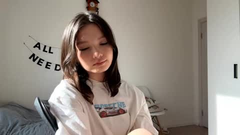 Kira online show from April 25, 1:52 pm