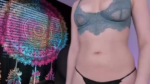 HazelKush online show from February 6, 9:17 pm