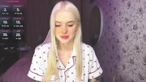 Snapshot of healing__girl chatting on January 8, 10:37 am Valeria online show from January 8, 10:37 am