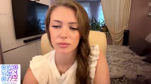 Mona online show from November 8, 9:23 am