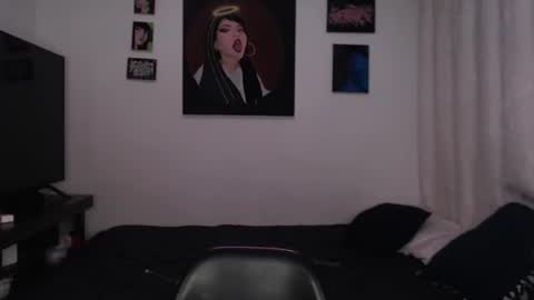 Snapshot of heatherdemonzx_ chatting on September 17, 1:53 am HEATHER DEMONZX Please help me to reach 100 thumbs up online show from September 17, 1:53 am