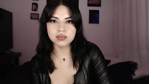 Snapshot of heatherdemonzx_ chatting on September 13, 1:19 am HEATHER DEMONZX Please help me to reach 100 thumbs up online show from September 13, 1:19 am