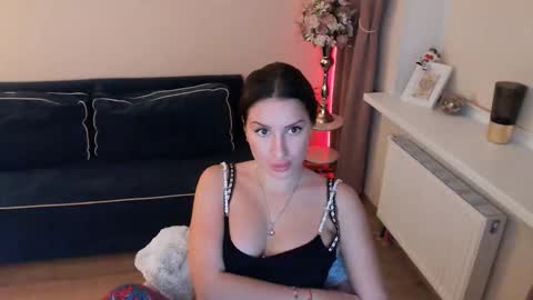 Heaven girl online show from September 30, 8:19 pm