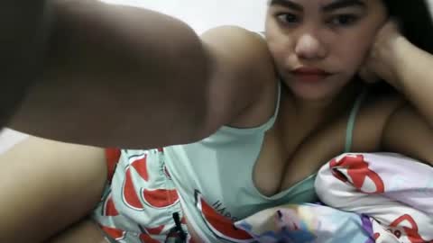 Snapshot of heavenlyeyes69 chatting on February 2, 7:14 pm heavenlyeyes69 online show from February 2, 7:14 pm