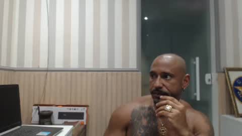 hebertgomes online show from March 10, 3:55 am