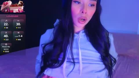 Snapshot of hecate_gh chatting on February 18, 10:03 pm Hecate online show from February 18, 10:03 pm