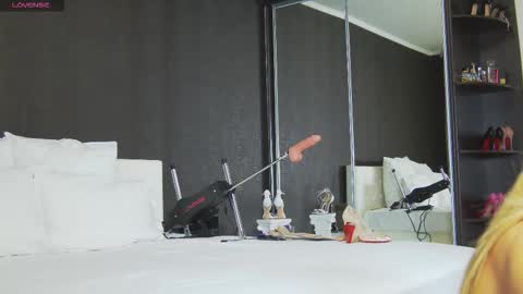 Helen online show from February 18, 3:28 am