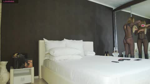 Helen online show from September 23, 3:39 pm