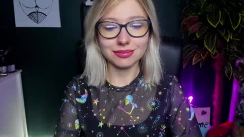 Snapshot of heidi_pleasure chatting on January 6, 11:18 am Heidi online show from January 6, 11:18 am